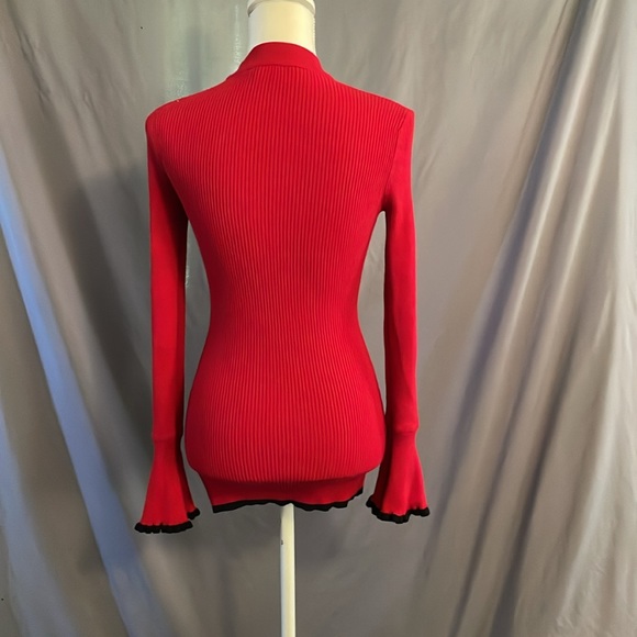 Candie’s sweater - Picture 2 of 3